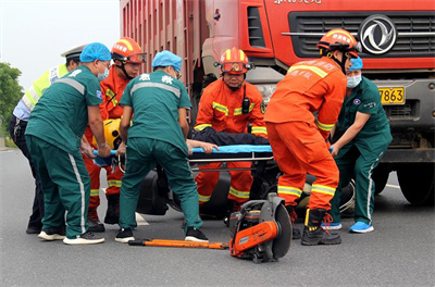 高明区九龙道路救援